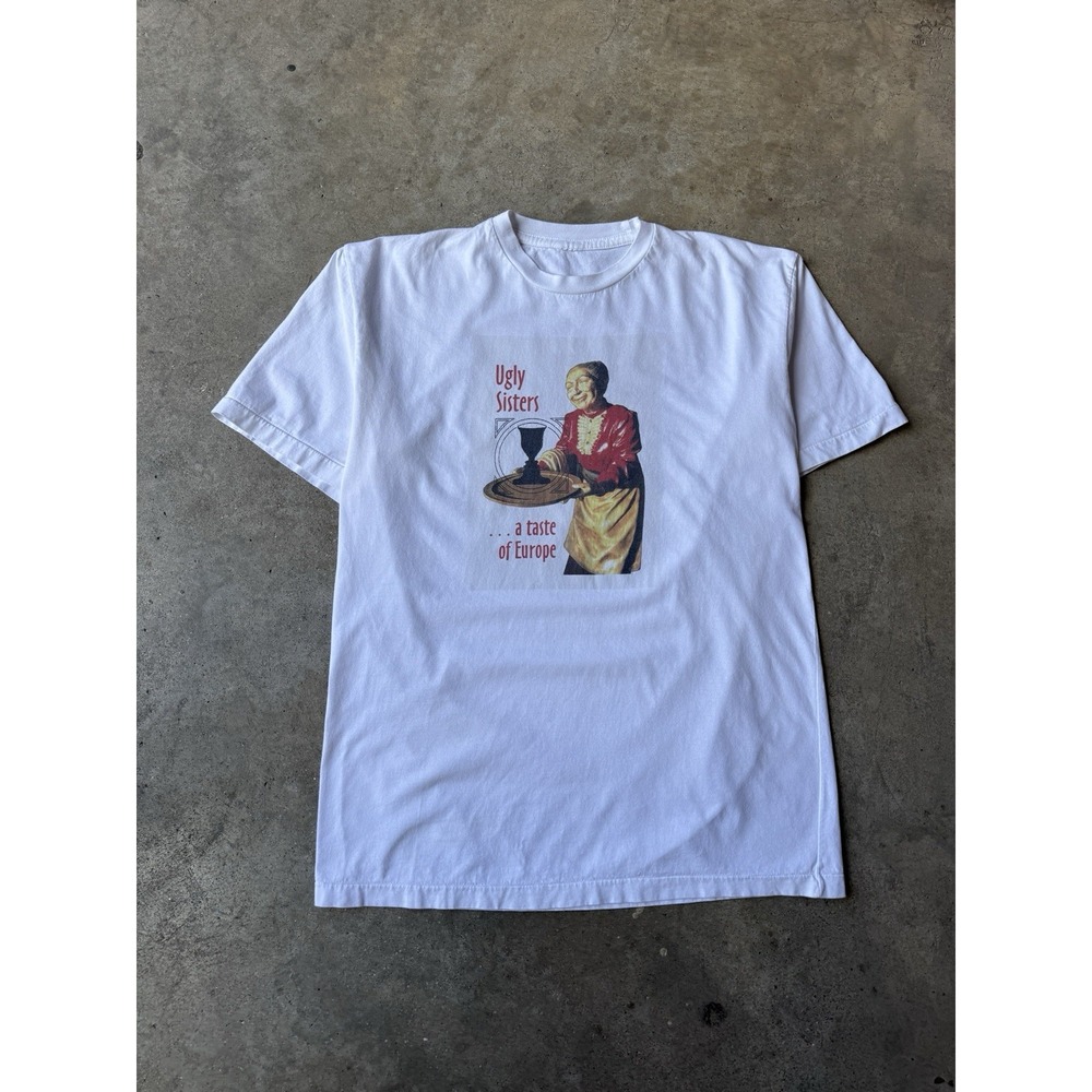 VTG 90s Ugly Sisters A Taste of Europe Cinderella Restaurant Bar T-Shirt (M)